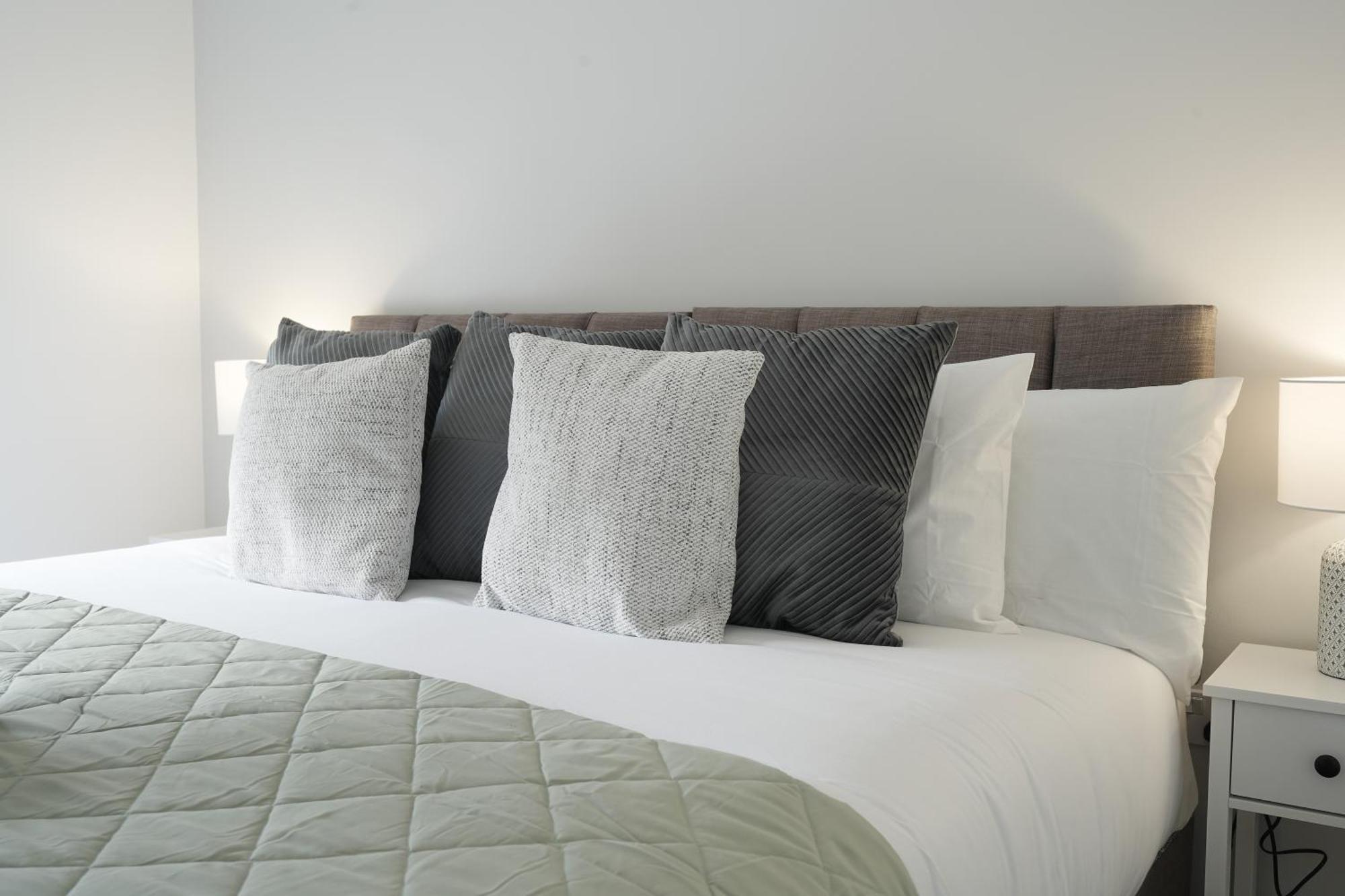 Mersey Way, Spacious 3 Bed Home, Close To Sheffield City Centre & Free Driveway Parking - Perfect For Workers, Groups & Families - Hosted By Stay Host Save מראה חיצוני תמונה