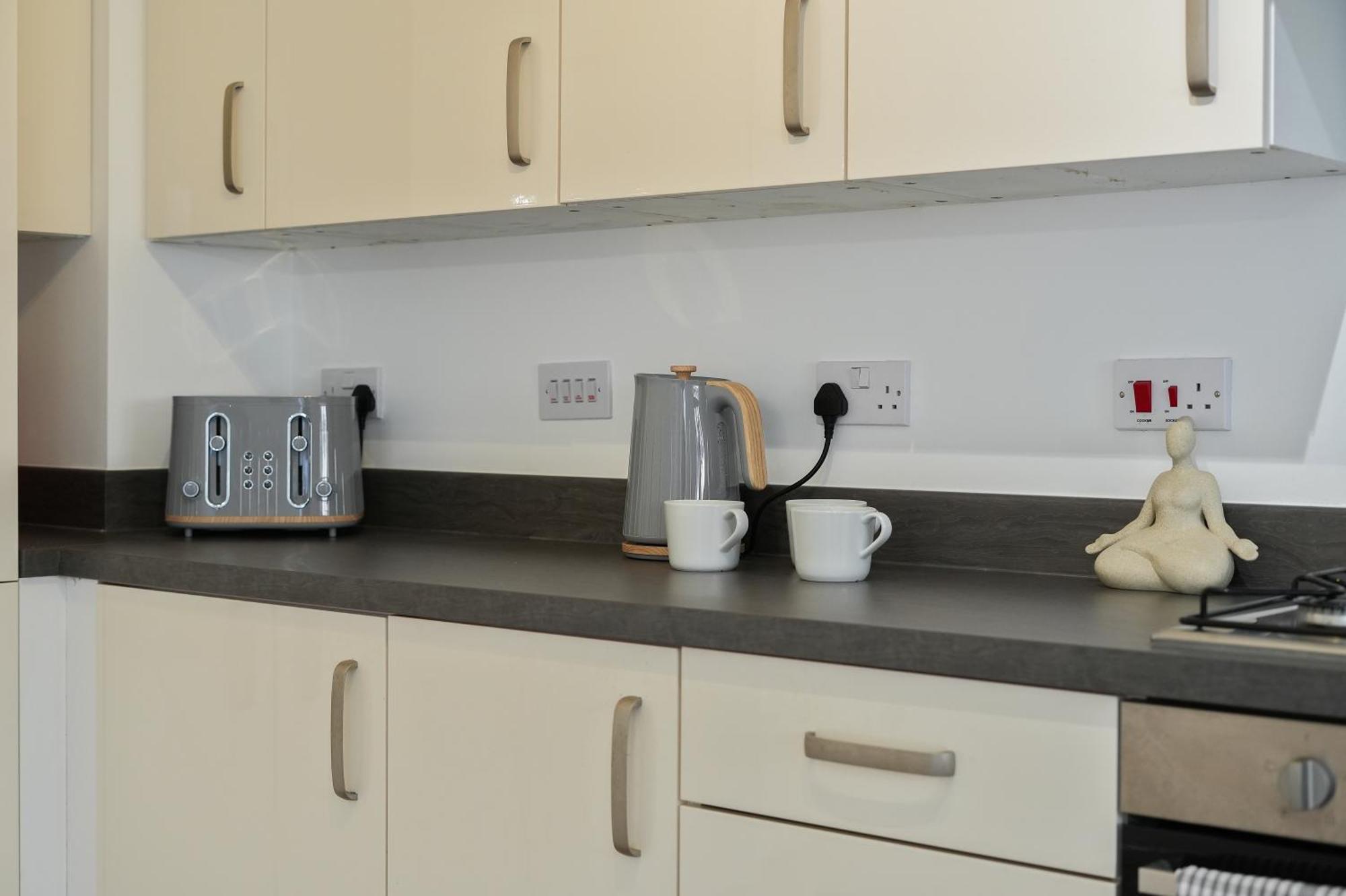 Mersey Way, Spacious 3 Bed Home, Close To Sheffield City Centre & Free Driveway Parking - Perfect For Workers, Groups & Families - Hosted By Stay Host Save מראה חיצוני תמונה